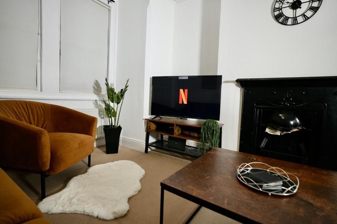 Spacious Two-Bedrooms House, Private Parking, Contractors, Relocators Oxford Exterior foto